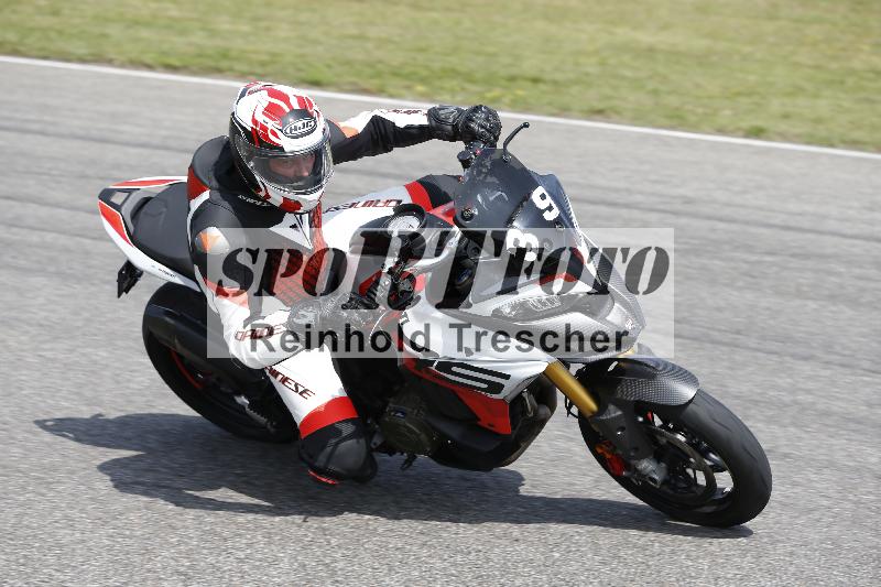 Archiv-2025/27 12.06.2025 Ducati Schweiz Trackday Warmup  ADR/gruen-vert/39